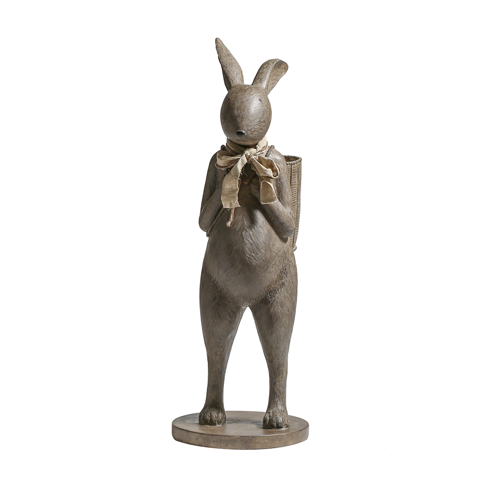 Статуя "Кролик с корзиной"  в {в городе}